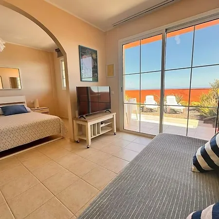 Silent Sunrise On The Ocean Apartment *