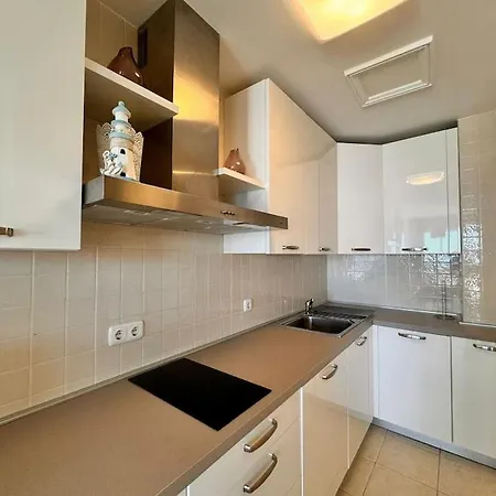 아파트 Silent Sunrise On The Ocean *